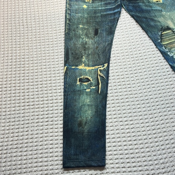 NWT Paris Angle Ripped Jean With Bedazzle Size Small - Picture 5 of 17
